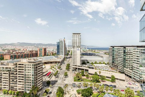 Apartamento de 3 dormitorios en venta en Barcelona, Cataluña, Spain № 8485 - foto 30