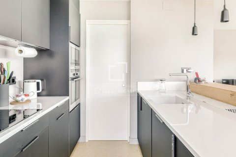 Apartamento de 3 dormitorios en venta en Barcelona, Cataluña, Spain № 8485 - foto 6