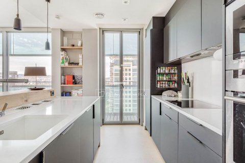 Apartamento de 3 dormitorios en venta en Barcelona, Cataluña, Spain № 8485 - foto 3