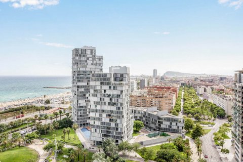 Apartamento de 3 dormitorios en venta en Barcelona, Cataluña, Spain № 8485 - foto 2