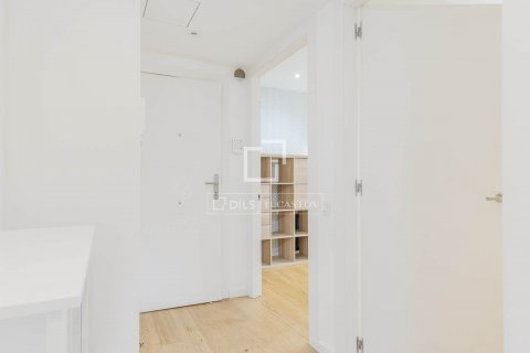 2 bedrooms apartment for sale in Barcelona, Catalonia, Spain № 8482 - photo 22