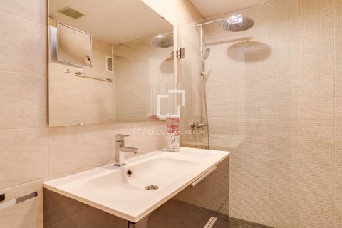 Купить квартиру в Барселона, Испания с 3 спальни, 96м², № 8484 - фото 18