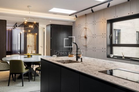 Apartamento de 2 dormitorios en alquiler en Barcelona, Cataluña, Spain № 8487 - foto 10