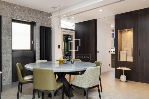 Apartamento de 2 dormitorios en alquiler en Barcelona, Cataluña, Spain № 8487 - foto 11
