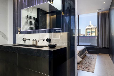 Apartamento de 2 dormitorios en alquiler en Barcelona, Cataluña, Spain № 8487 - foto 16