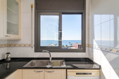 Apartamento de 4 dormitorios en alquiler en Barcelona, Cataluña, Spain № 8486 - foto 16