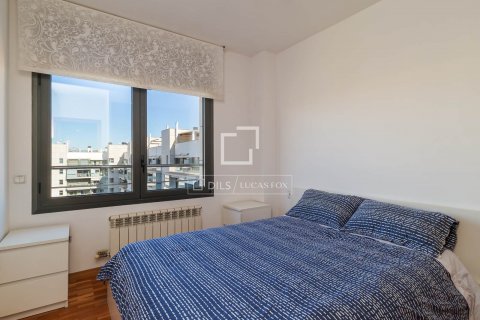 Apartamento de 4 dormitorios en alquiler en Barcelona, Cataluña, Spain № 8486 - foto 23
