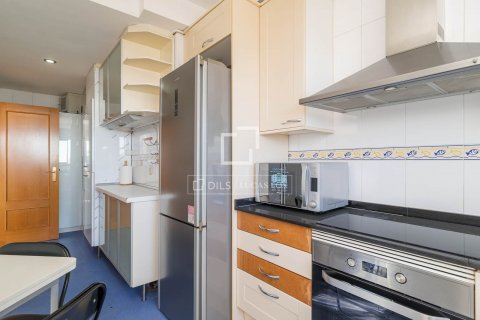 Apartamento de 4 dormitorios en alquiler en Barcelona, Cataluña, Spain № 8486 - foto 18