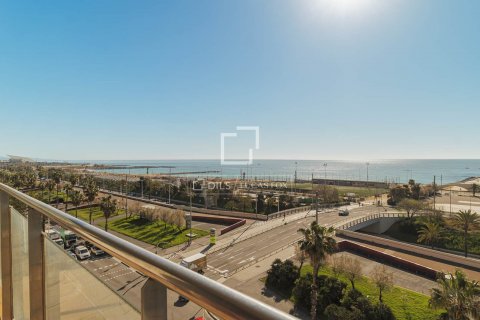 Apartamento de 4 dormitorios en alquiler en Barcelona, Cataluña, Spain № 8486 - foto 12