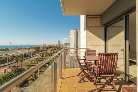 Apartamento de 4 dormitorios en alquiler en Barcelona, Cataluña, Spain № 8486 - foto 2