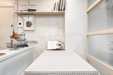 Apartamento de 4 dormitorios en venta en Barcelona, Cataluña, Spain № 8489 - foto 7