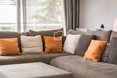 Apartamento de 4 dormitorios en venta en Barcelona, Cataluña, Spain № 8489 - foto 19