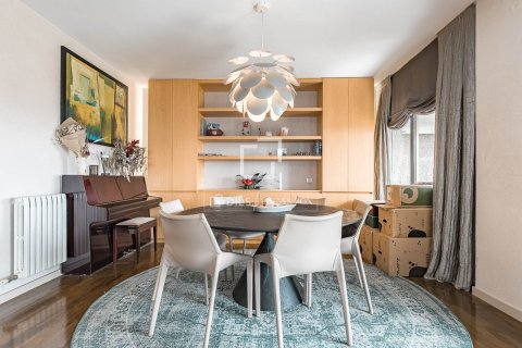 Apartamento de 4 dormitorios en venta en Barcelona, Cataluña, Spain № 8489 - foto 4