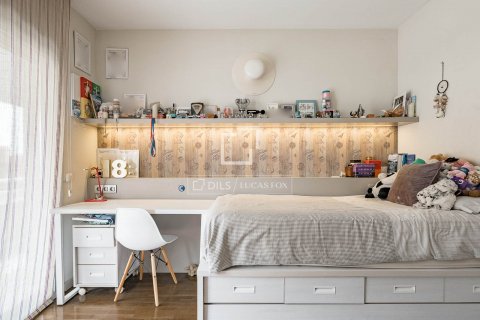 Apartamento de 4 dormitorios en venta en Barcelona, Cataluña, Spain № 8489 - foto 23