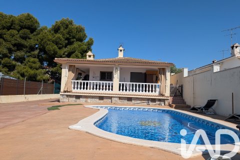 Сasa de 4 dormitorios en venta en Cunit, Tarragona, Cataluña, Spain № 7357