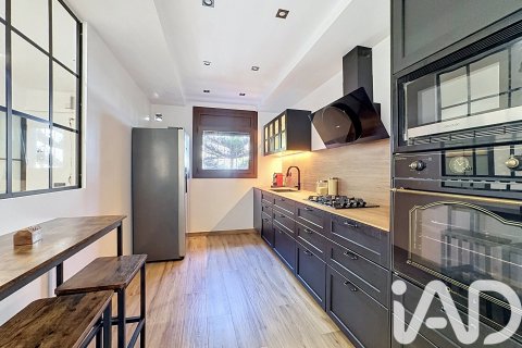 5 bedrooms house for sale in Premia De Dalt, Barcelona, Catalonia, Spain № 7360 - photo 12