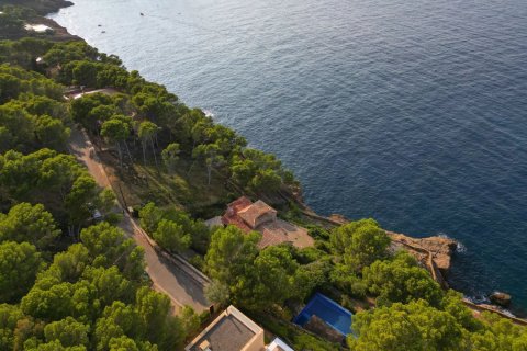 Сasa de 6 dormitorios en venta en Begur, Gerona, Cataluña, Spain № 6197 - foto 2
