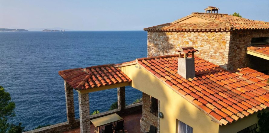 Сasa de 6 dormitorios en venta en Begur, Gerona, Cataluña, Spain № 6197