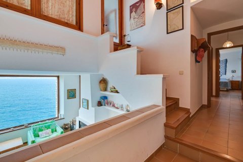 Сasa de 6 dormitorios en venta en Begur, Gerona, Cataluña, Spain № 6197 - foto 12