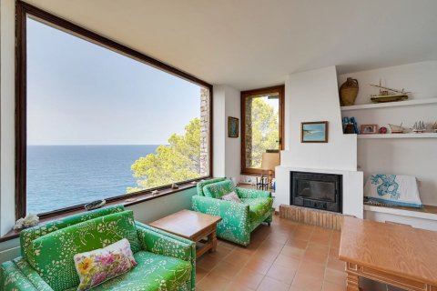 Сasa de 6 dormitorios en venta en Begur, Gerona, Cataluña, Spain № 6197 - foto 9