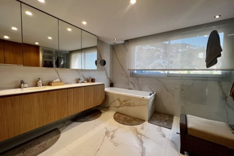 Сasa de 6 dormitorios en venta en Cataluña, Spain № 6201 - foto 20