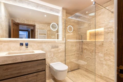 Сasa de 4 dormitorios en venta en Begur, Gerona, Cataluña, Spain № 6199 - foto 10