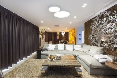 Купить дом в Калонже, Испания с 6 комнат, 583м², № 6202 - фото 25