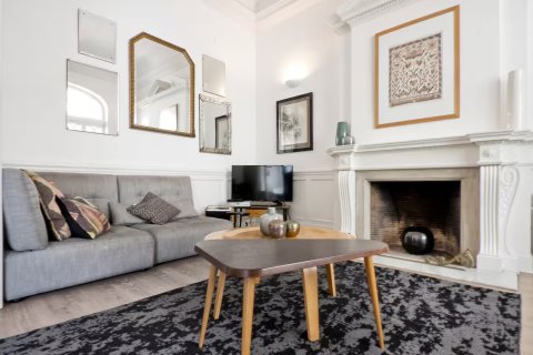 Apartamento de 4 dormitorios en venta en Barcelona, Cataluña, Spain № 1628 - foto 11