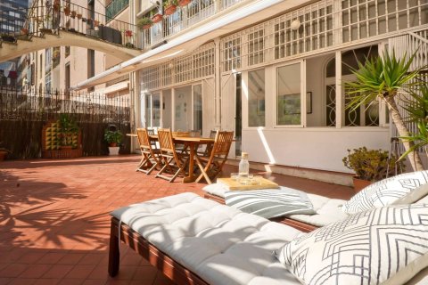 Apartamento de 4 dormitorios en venta en Barcelona, Cataluña, Spain № 1628 - foto 6