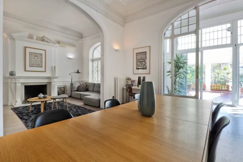 Apartamento de 4 dormitorios en venta en Barcelona, Cataluña, Spain № 1628 - foto 14