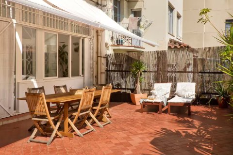 Apartamento de 4 dormitorios en venta en Barcelona, Cataluña, Spain № 1628 - foto 8