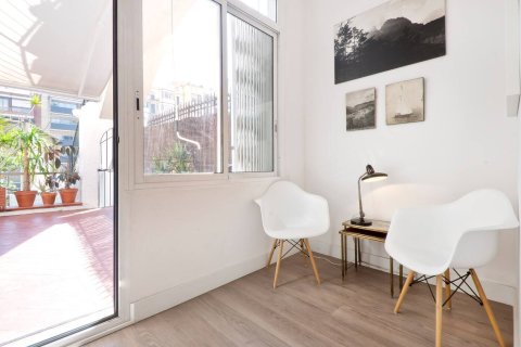 Apartamento de 4 dormitorios en venta en Barcelona, Cataluña, Spain № 1628 - foto 17