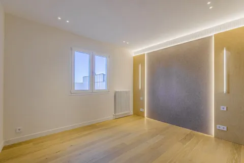 Apartamento de 4 dormitorios en venta en Barcelona, Cataluña, Spain № 1630 - foto 20