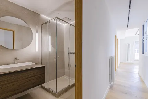 Apartamento de 4 dormitorios en venta en Barcelona, Cataluña, Spain № 1630 - foto 7