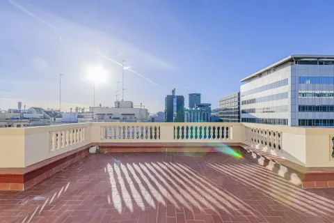 Apartamento de 4 dormitorios en venta en Barcelona, Cataluña, Spain № 1630 - foto 8