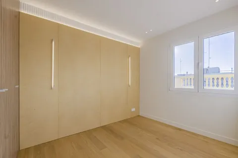Apartamento de 4 dormitorios en venta en Barcelona, Cataluña, Spain № 1630 - foto 6