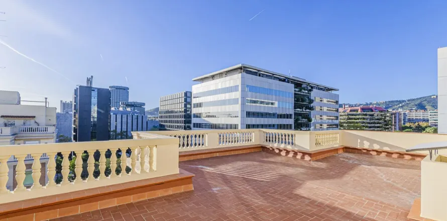 Apartamento de 4 dormitorios en venta en Barcelona, Cataluña, Spain № 1630