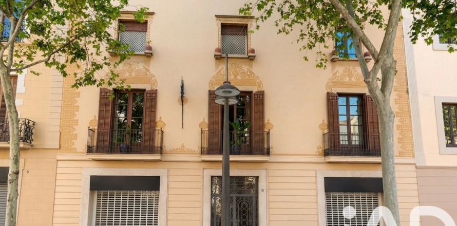 610 sq.m. commercial property for sale in Vilanova i la Geltru, Barcelona, Catalonia, Spain № 7330