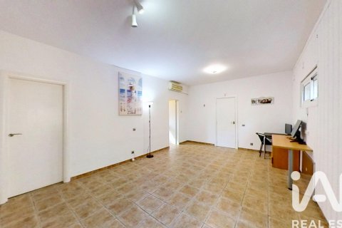 Купить дом в Эль-Вендрель, Испания с 4 спальни, 250м², № 7333 - фото 11