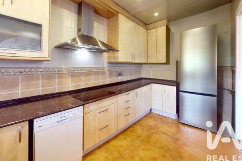 Купить дом в Эль-Вендрель, Испания с 4 спальни, 250м², № 7333 - фото 25