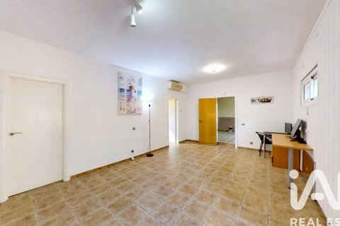 Купить дом в Эль-Вендрель, Испания с 4 спальни, 250м², № 7333 - фото 9