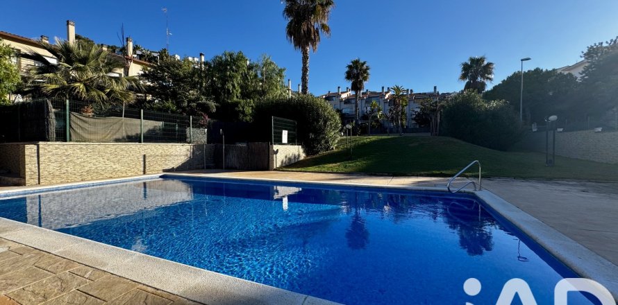Casa adosada de 3 dormitorios en venta en Sitges, Barcelona, Cataluña, Spain № 4670
