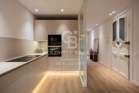 Apartamento de 2 dormitorios en venta en Barcelona, Cataluña, Spain № 5537 - foto 15
