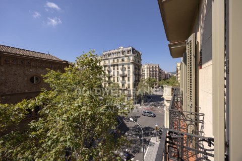 Apartamento de 2 dormitorios en venta en Barcelona, Cataluña, Spain № 5537 - foto 26