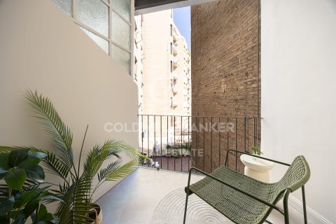 Apartamento de 2 dormitorios en venta en Barcelona, Cataluña, Spain № 5537 - foto 24