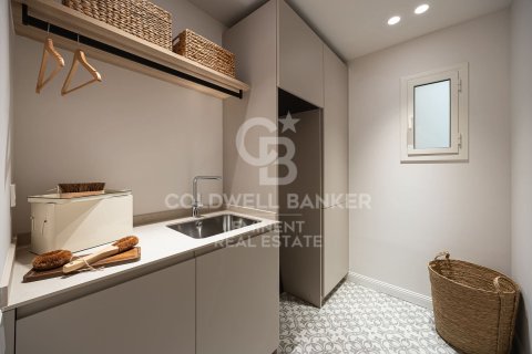 Apartamento de 2 dormitorios en venta en Barcelona, Cataluña, Spain № 5537 - foto 17