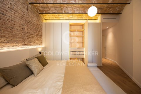 Apartamento de 2 dormitorios en venta en Barcelona, Cataluña, Spain № 5537 - foto 23