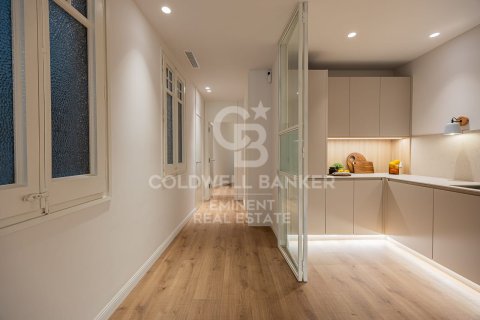 Apartamento de 2 dormitorios en venta en Barcelona, Cataluña, Spain № 5537 - foto 13
