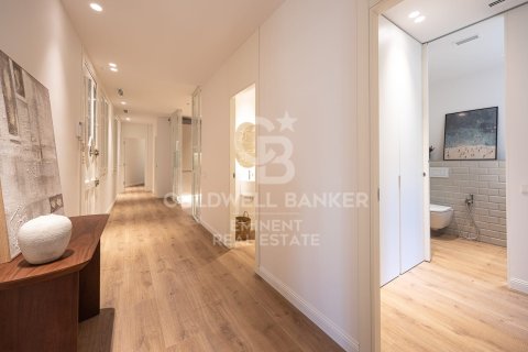 Apartamento de 2 dormitorios en venta en Barcelona, Cataluña, Spain № 5537 - foto 9