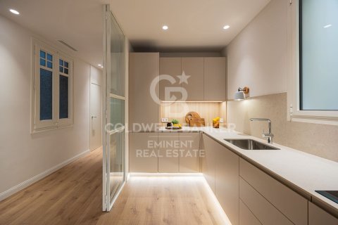 Apartamento de 2 dormitorios en venta en Barcelona, Cataluña, Spain № 5537 - foto 14